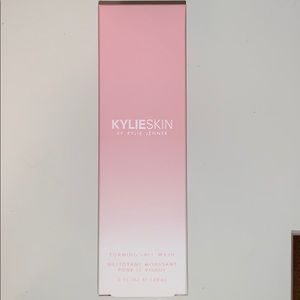 Kylie Skin Foaming Face Wash